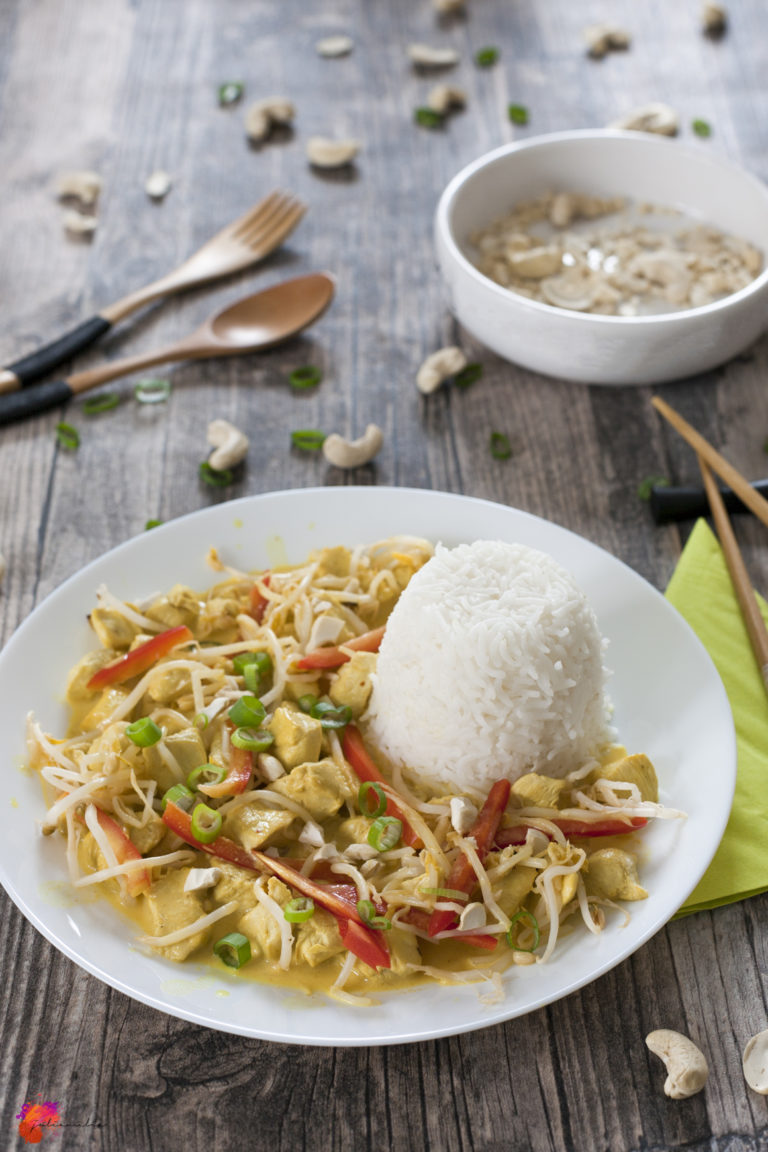 Gelbes Thai Curry mit Hähnchenbrust - einfach und schnell - juliamalia